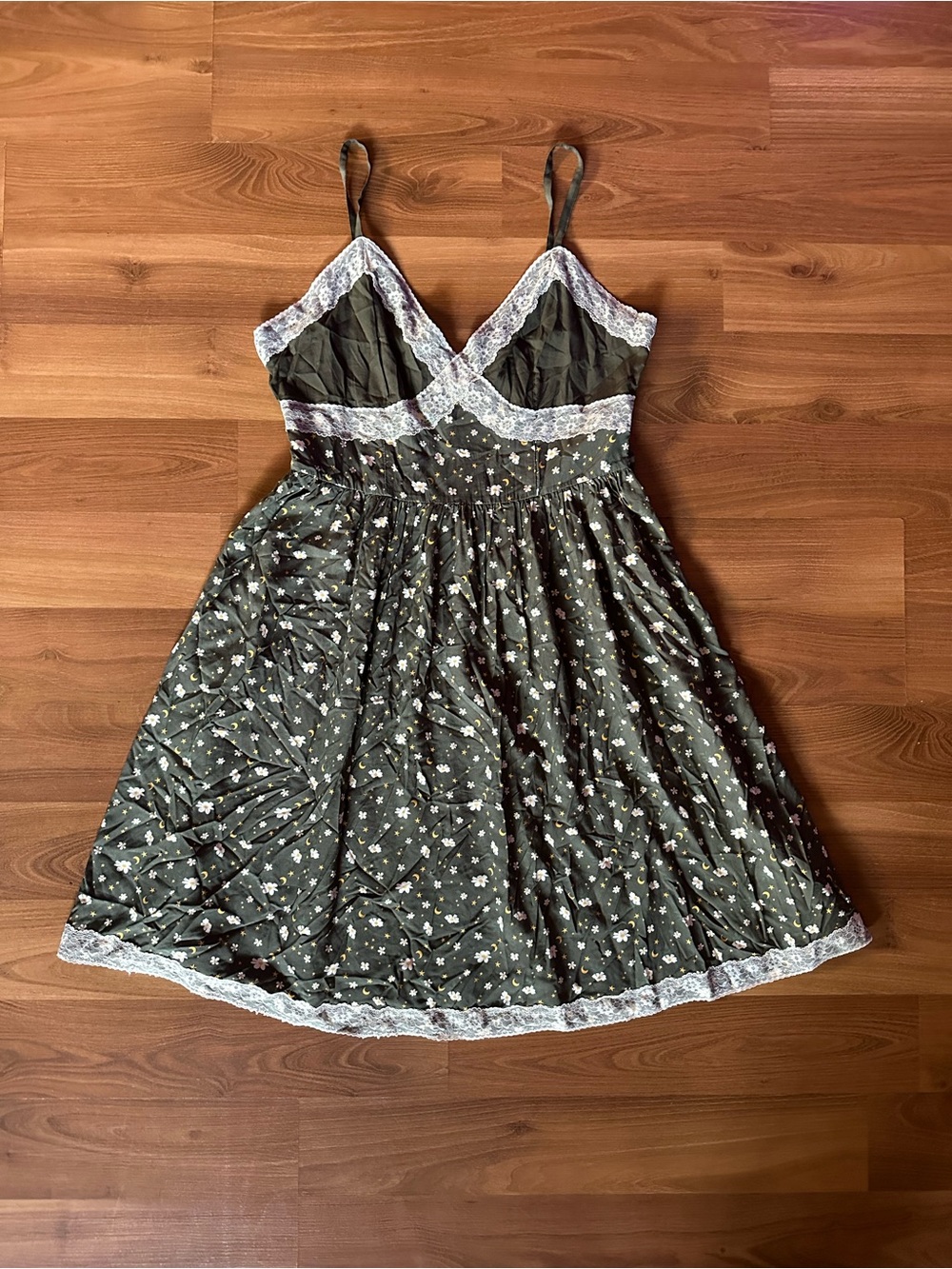 ๐ Hot Topic Olive Green Floral Lace-Trim Slip Spaghetti Strap Midi Dress